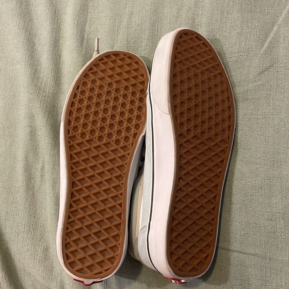 Vans - Picture 2 of 2